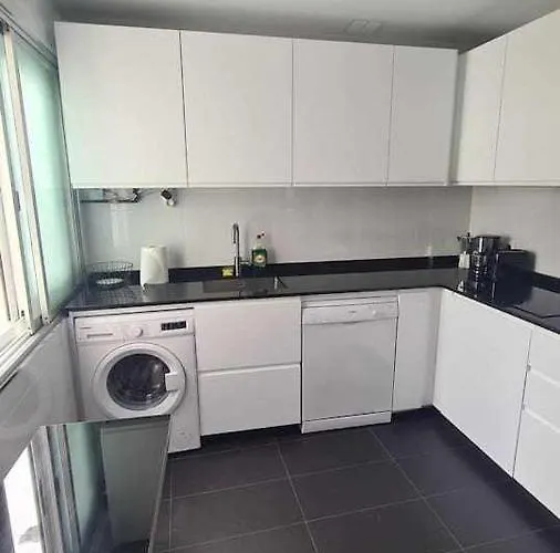 La Fortaleza San Vicente De La Barquera